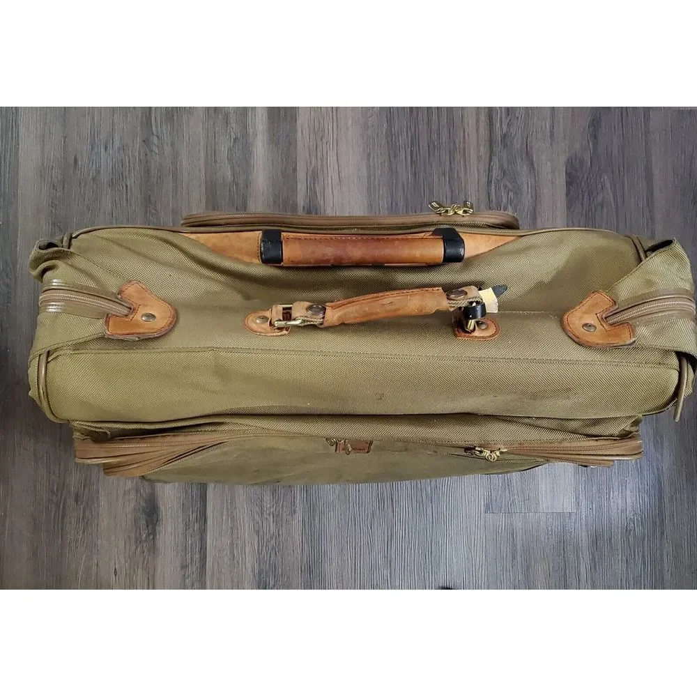 Hartmann Intensity Collection Medium Traveler Garment Bag Luggage‎